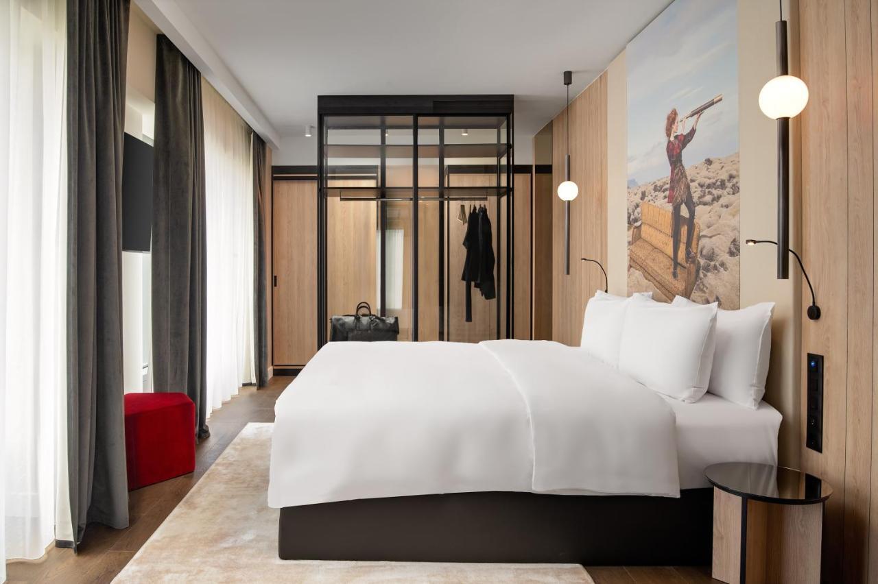 Radisson Blu Hotel, Cluj Zewnętrze zdjęcie A bedroom at the hotel